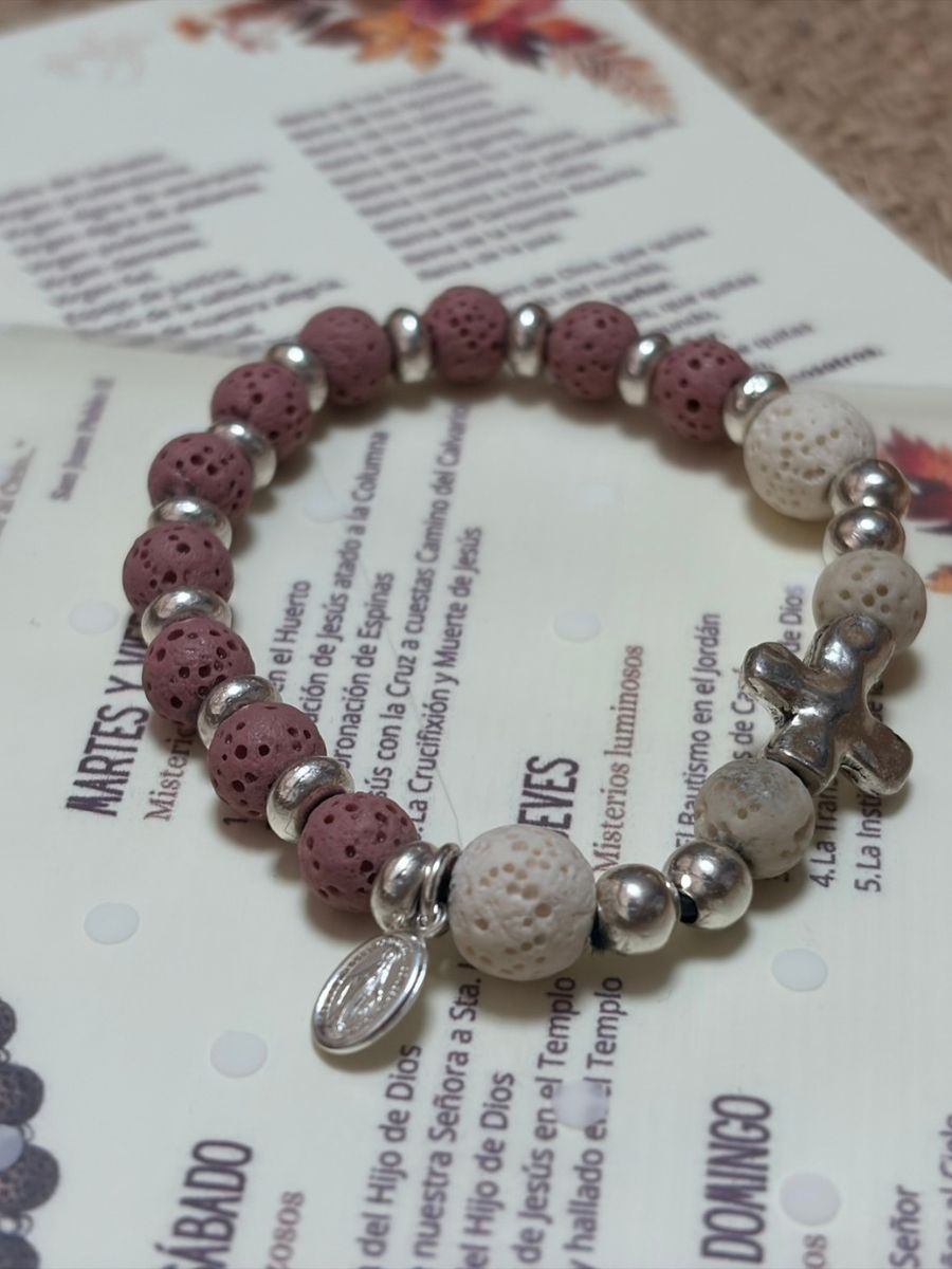 Decenario pulsera piedras volcánicas