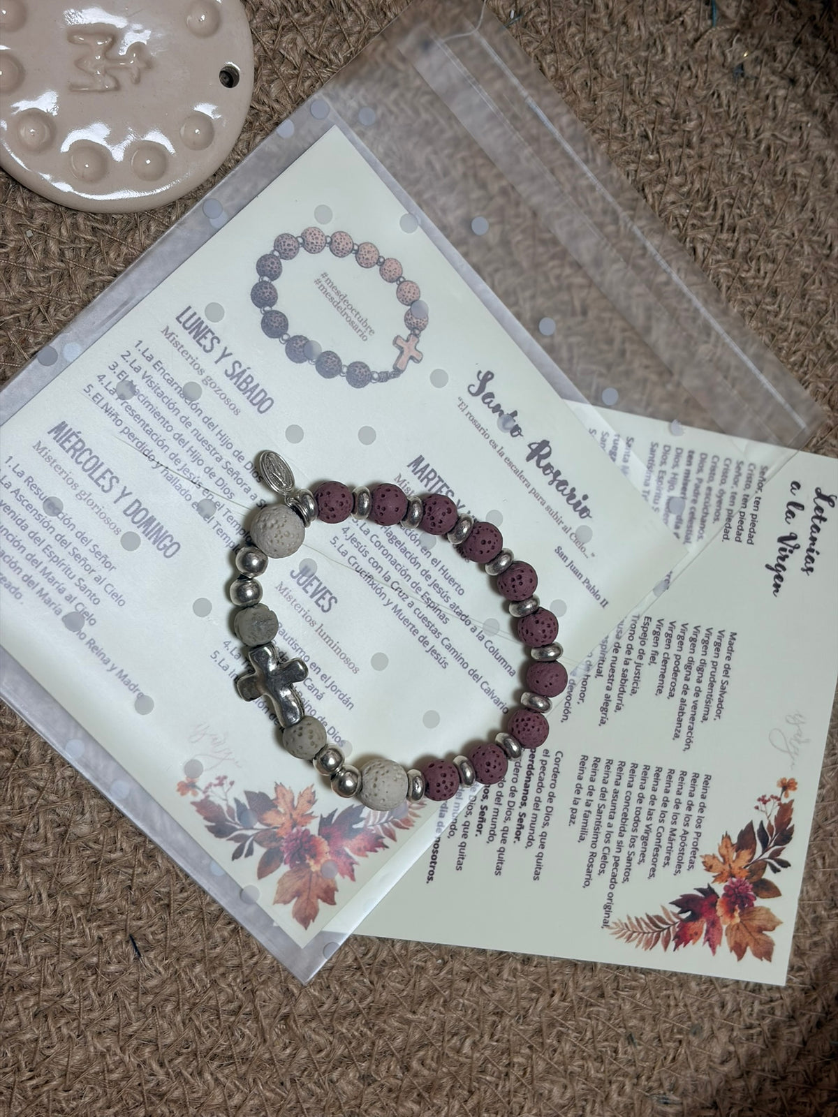 Decenario pulsera piedras volcánicas