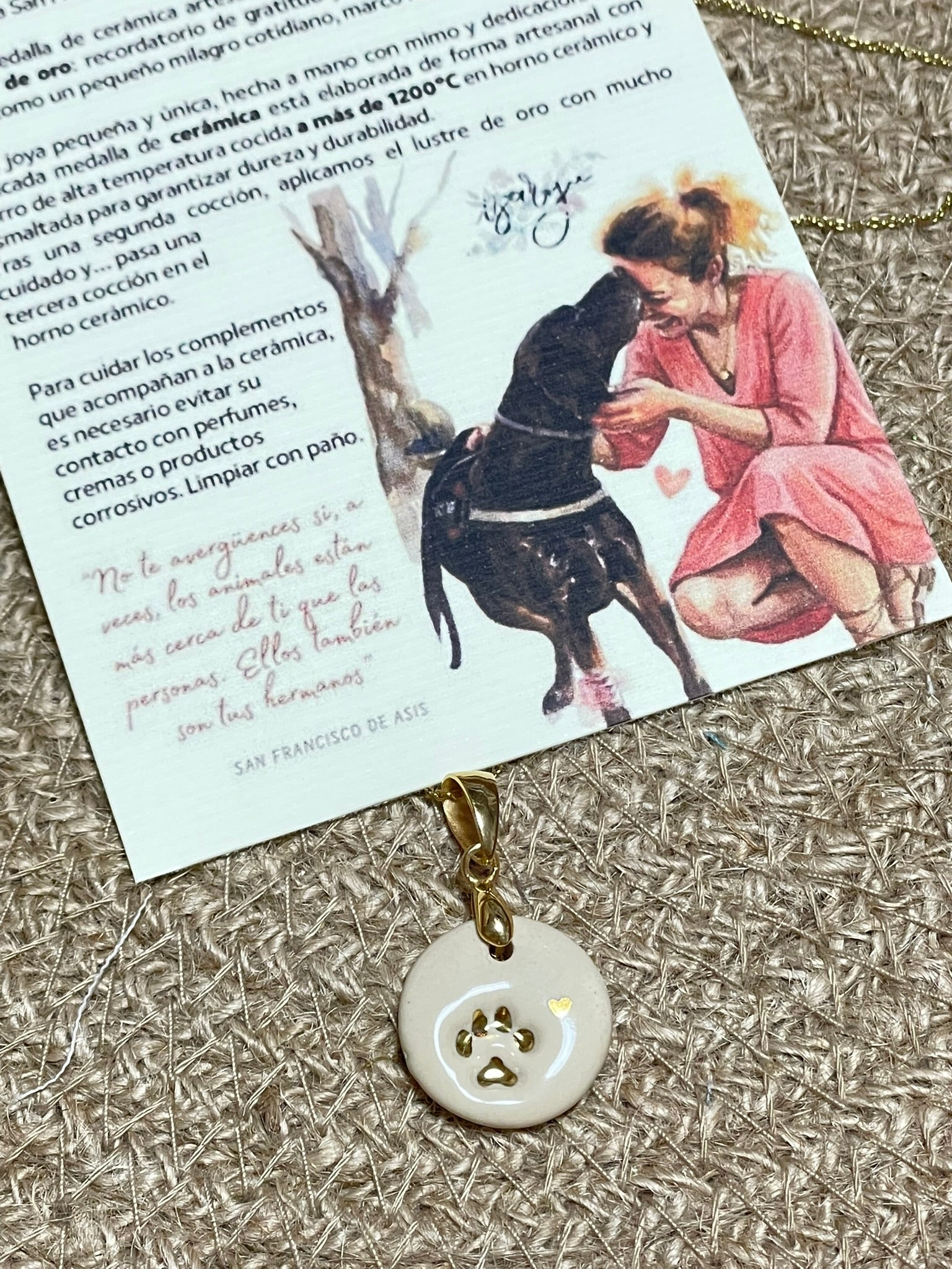 Medalla con huella de mascota