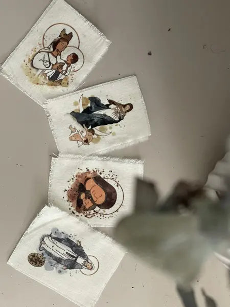 Ilustración Religiosa en Tela – Marcapáginas Artesanal