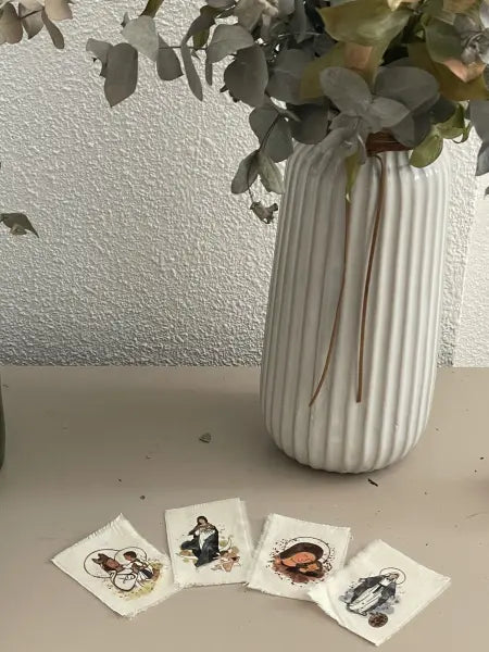 Ilustración Religiosa en Tela – Marcapáginas Artesanal