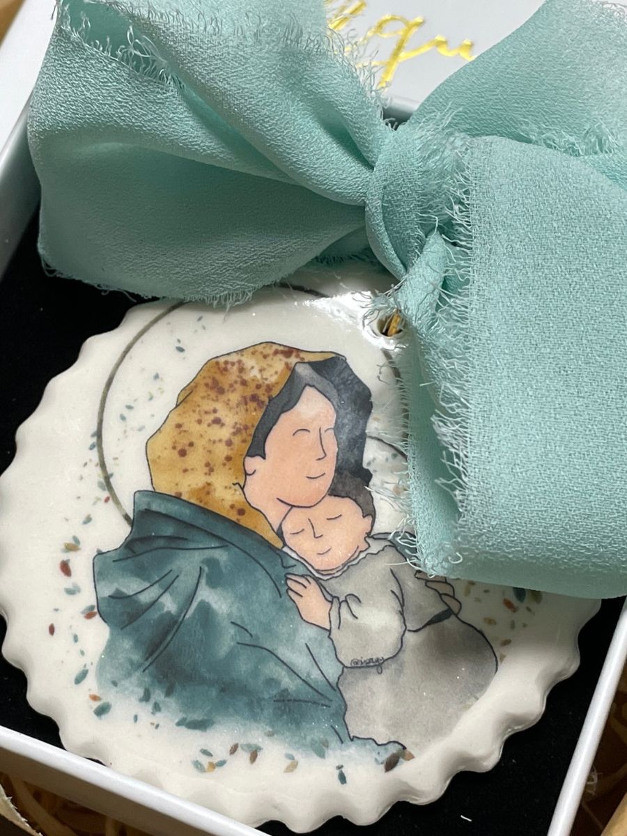 Medallón de cuna de cerámica